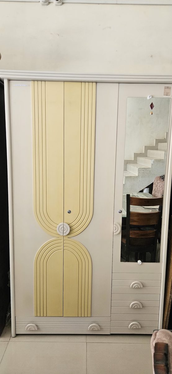 Almari / Wardrobes at Kamlesh Furniture Mart Rewa - design 2