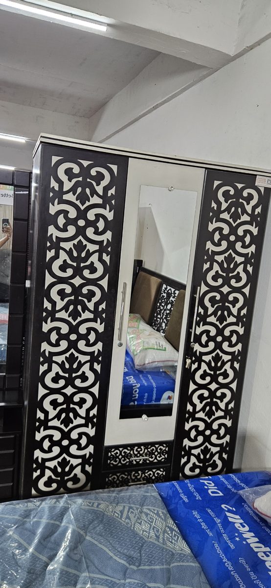 Almari / Wardrobes at Kamlesh Furniture Mart Rewa - design 9